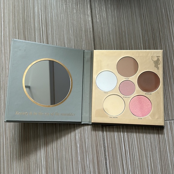 Flawless in Fifteen smoke show face palette - Picture 2 of 4